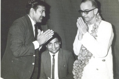 Dr M R Patel Felicitating Shri Umashankar Joshi
